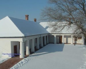 A múzeum udvara télen
